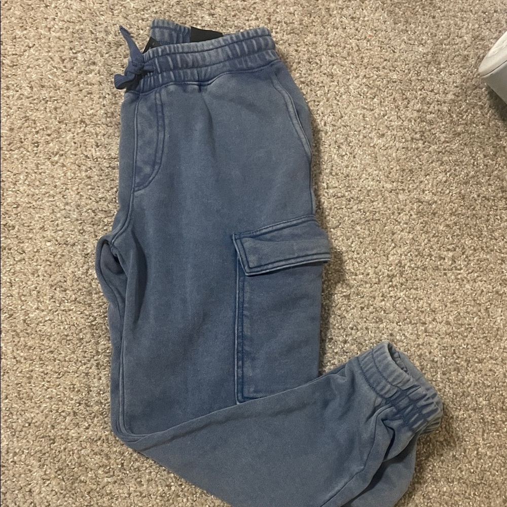 H&M blue acid wash cargo size 7